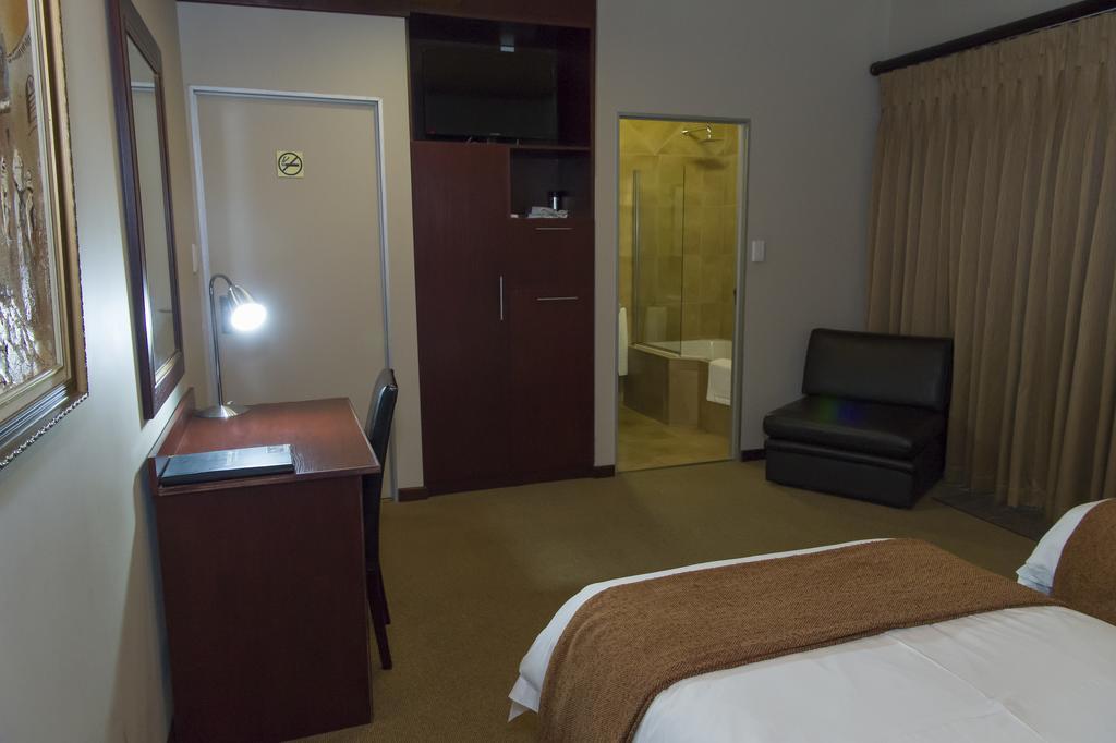 Bayswater Lodge Bloemfontein Exterior photo